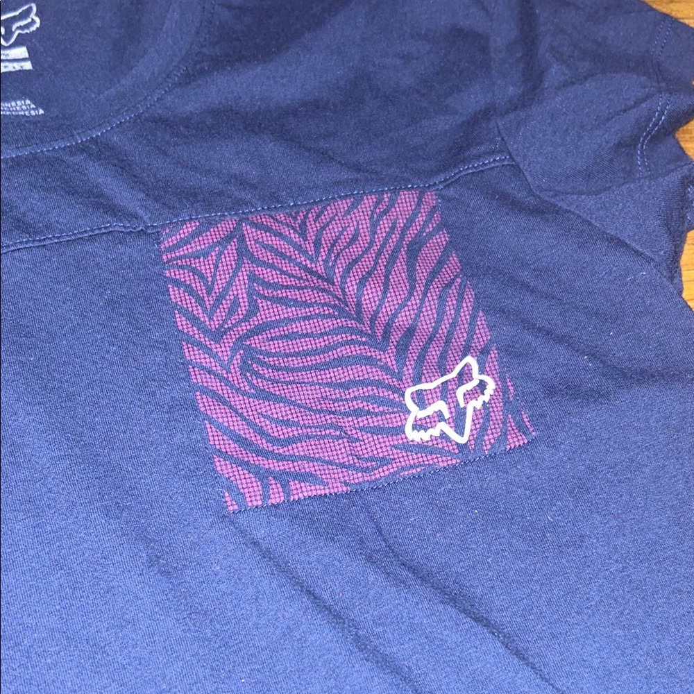 Fox Navy Tee with Subtle Pattern - Picture 3 of 5
